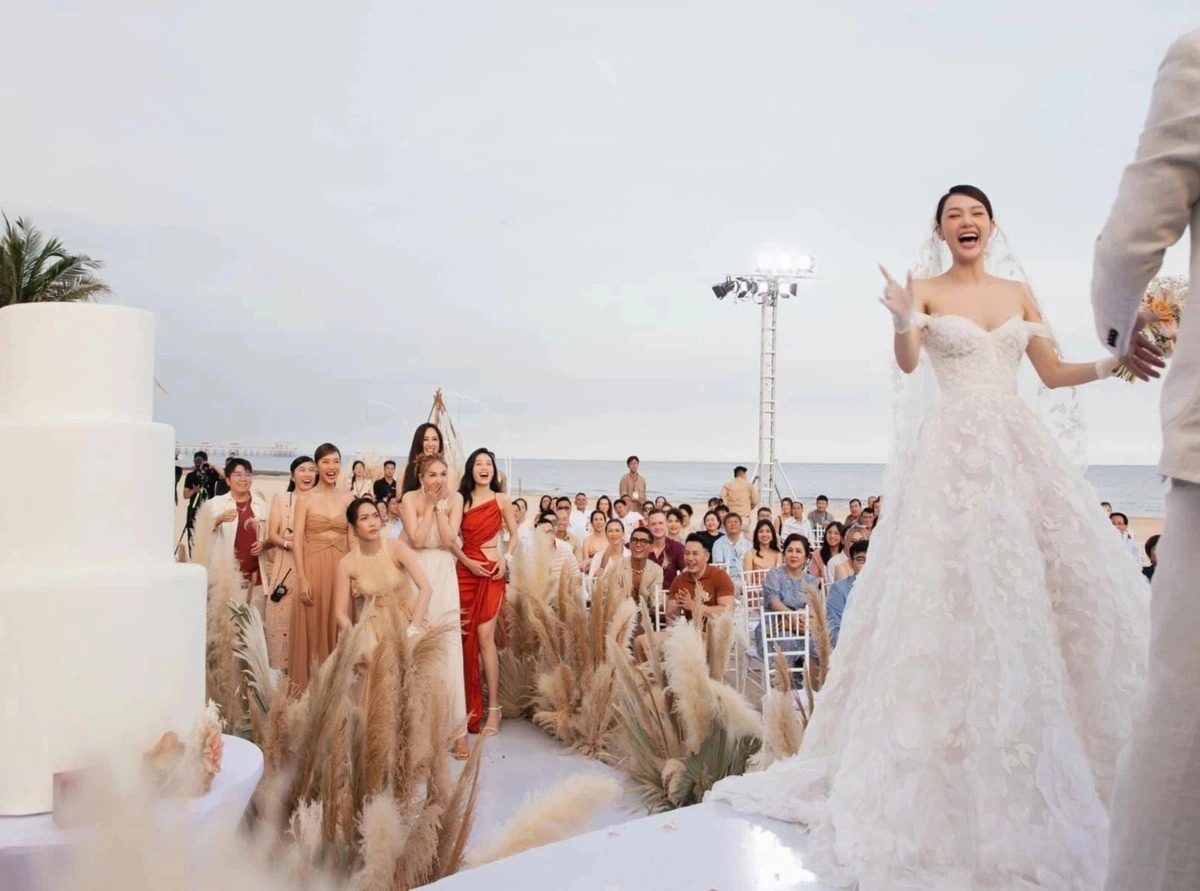 vay cuoi Minh Hang anh 8