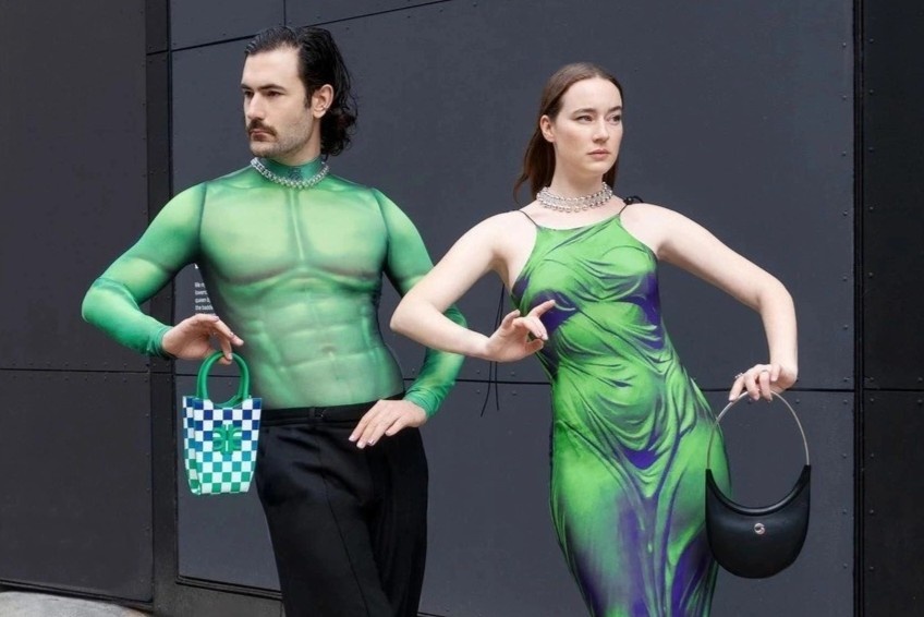 khong mac ao nguc anh 2