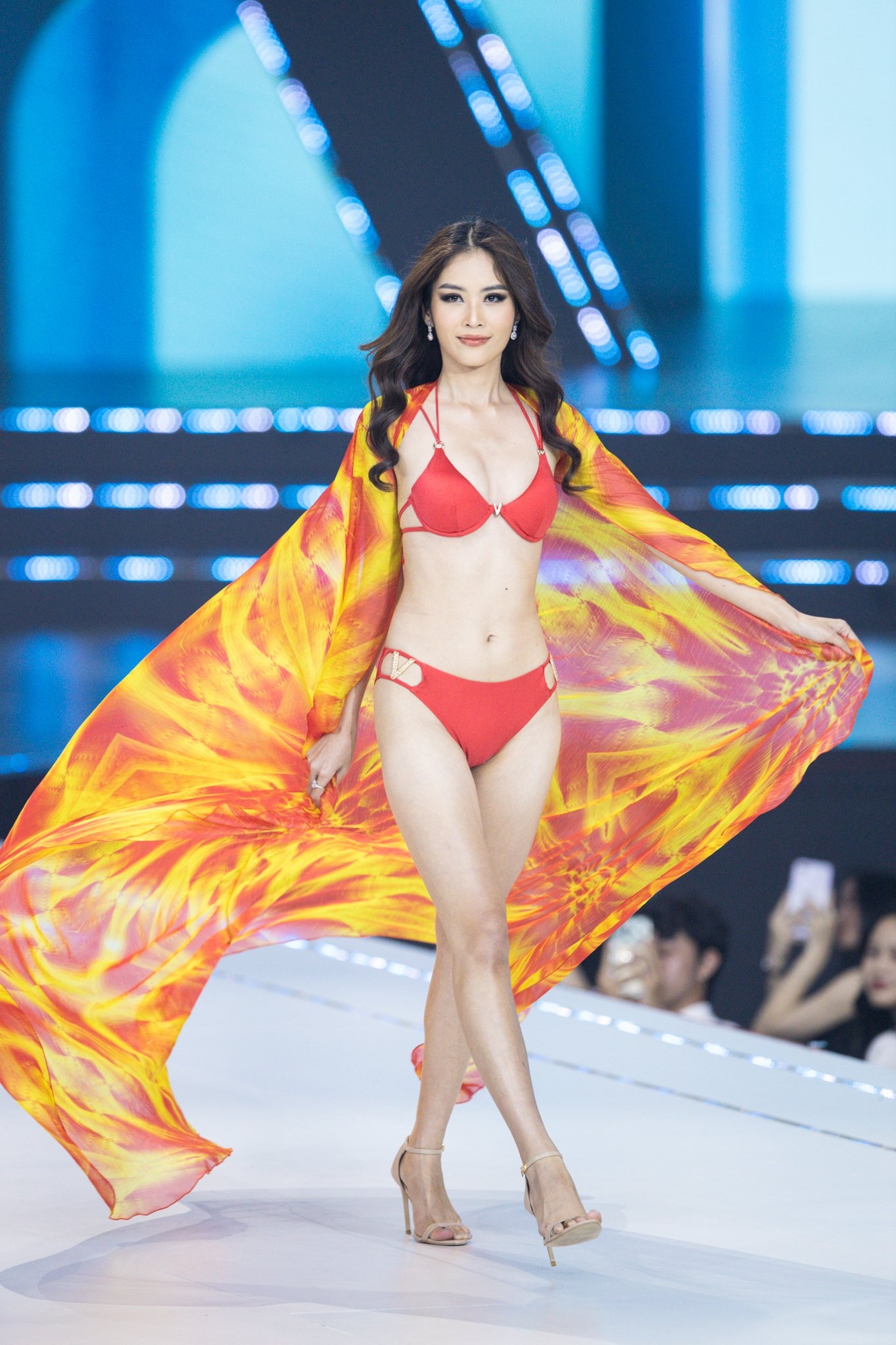 phan thi ao tam anh 6