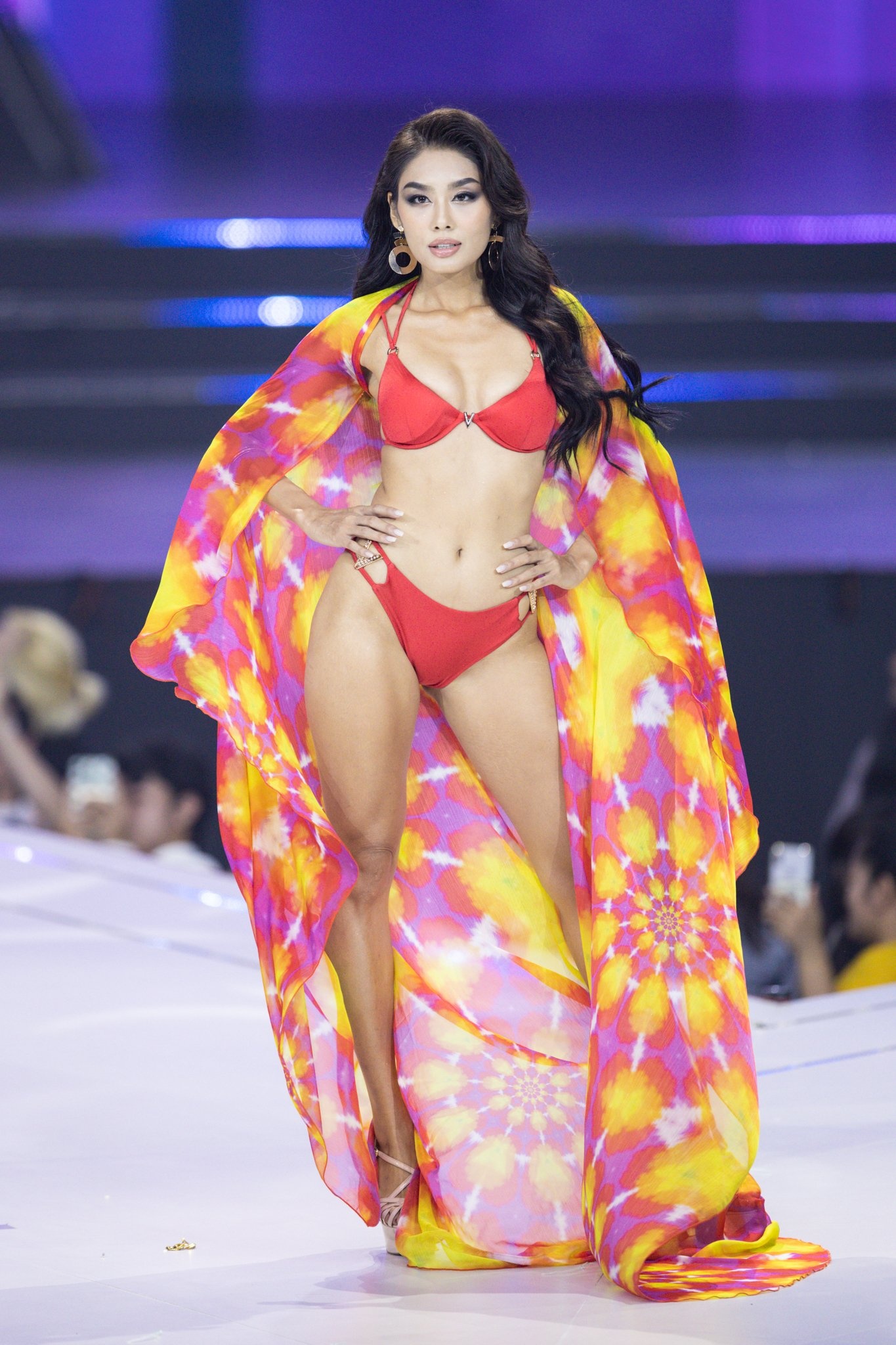 phan thi ao tam anh 8