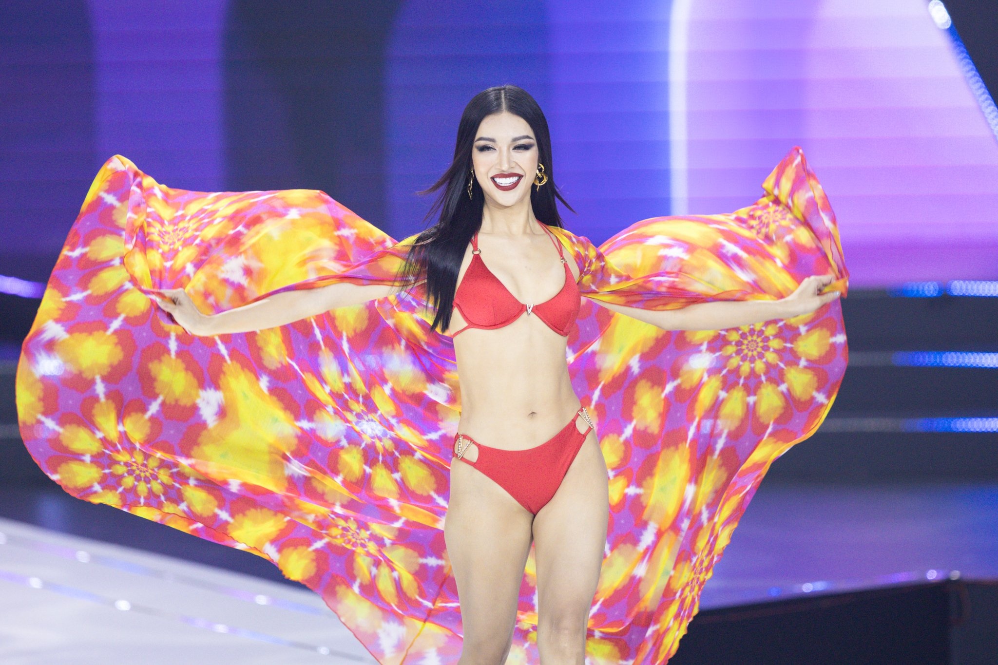 phan thi ao tam anh 10