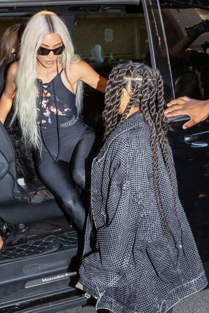 con gai kim kardashian anh 9