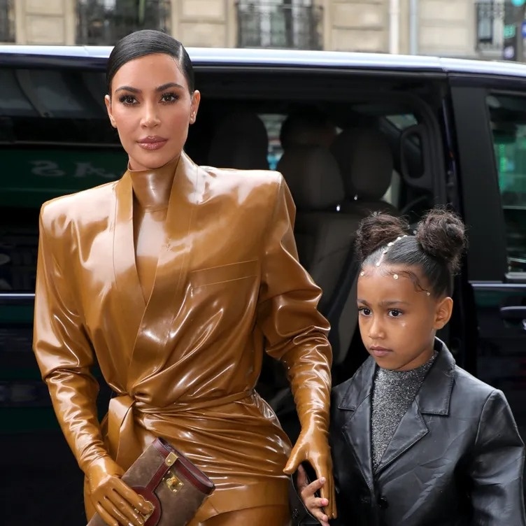 con gai kim kardashian anh 15