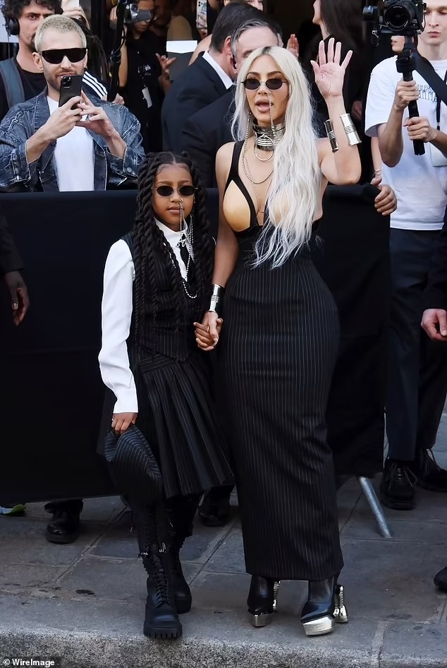 Kim Kardashian ảnh 4 Kim Kardashian anh 4