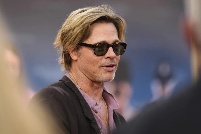 Phong cach la cua Brad Pitt hinh anh