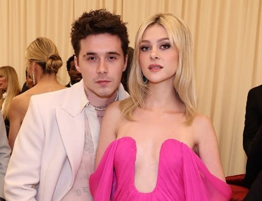 Chiec vay khien moi quan he giua Victoria Beckham va con dau ran nut hinh anh