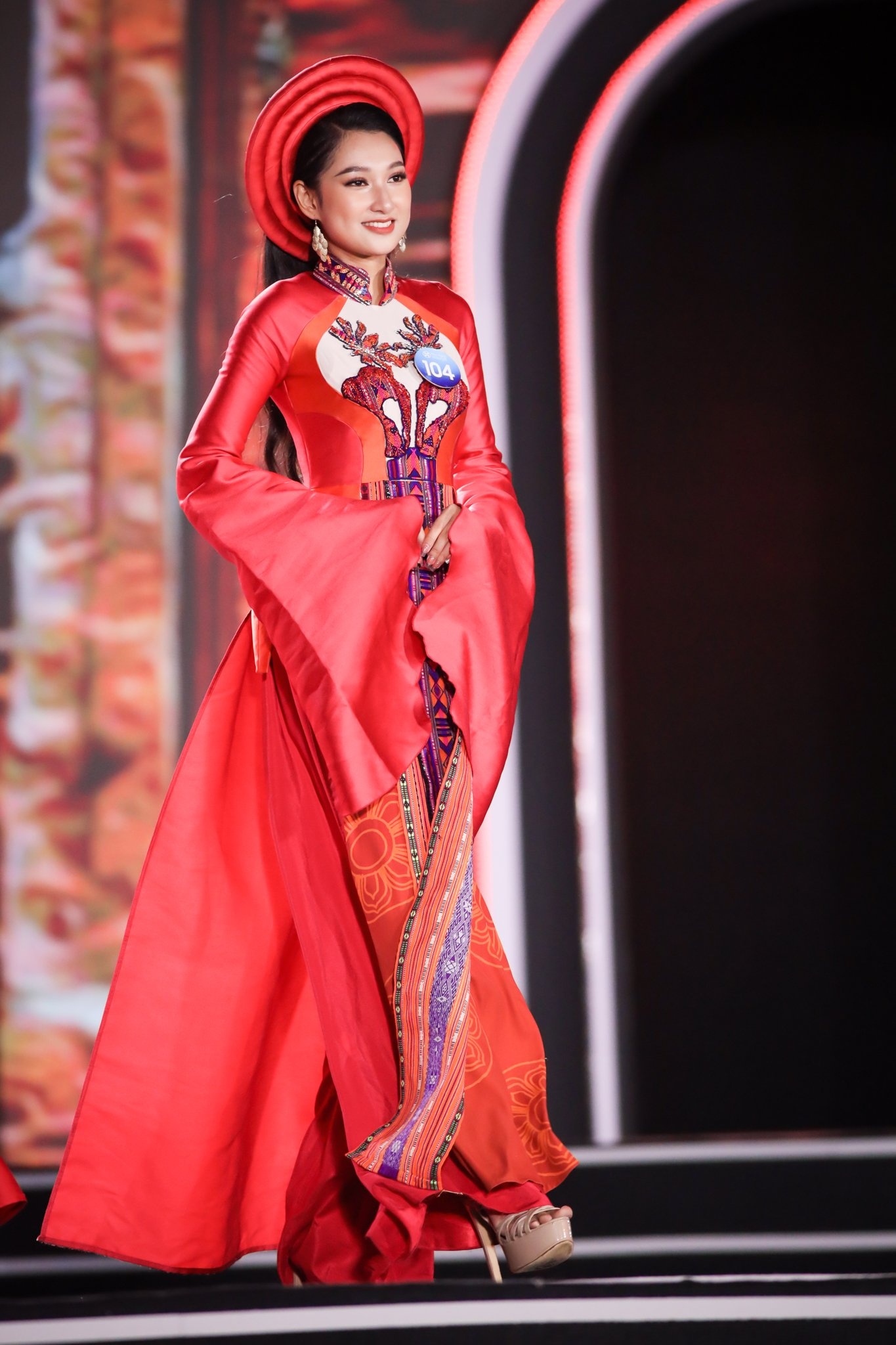 thi sinh miss world anh 18