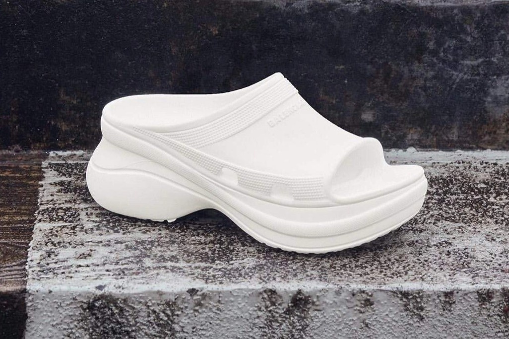 Sandals dep nhat cho nam mua he nay hinh anh