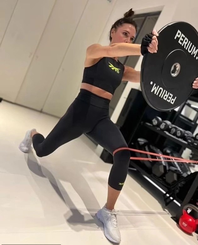 victoria beckham tập luyện ảnh 2 victoria beckham tap luyen anh 2