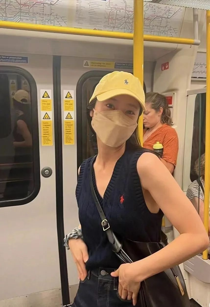 mac nhu nguoi giau anh 1