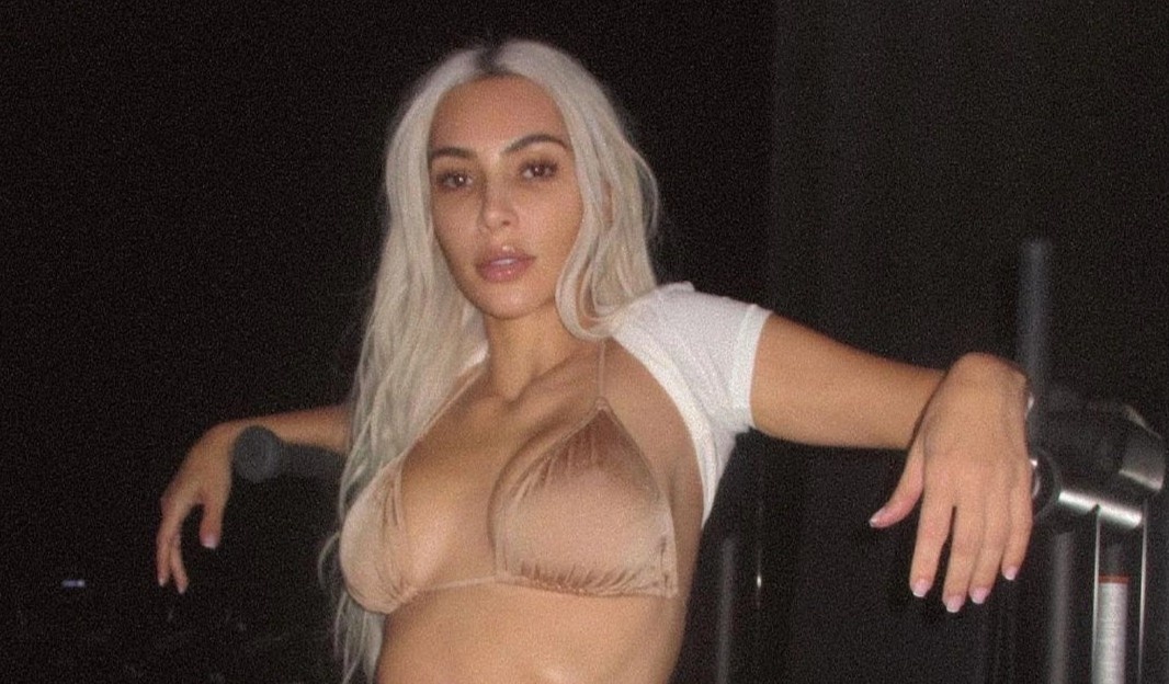 Kim Kardashian va voc dang gay doc hai hinh anh