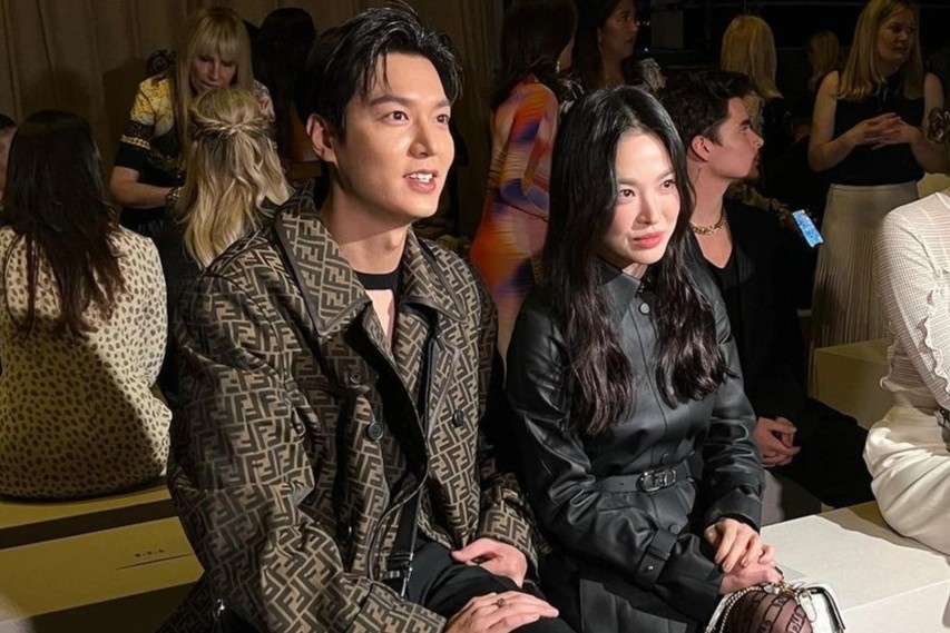 Song Hye Kyo ngoi hang ghe dau thoi trang cung Lee Min Ho hinh anh