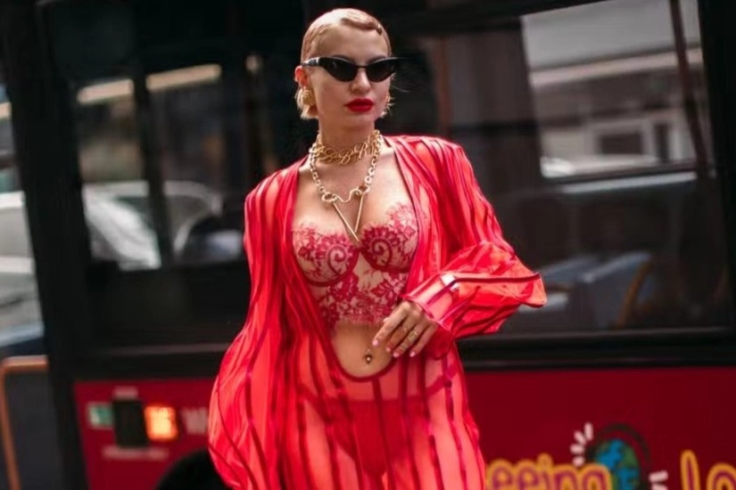 Mac noi y ra duong o London hinh anh