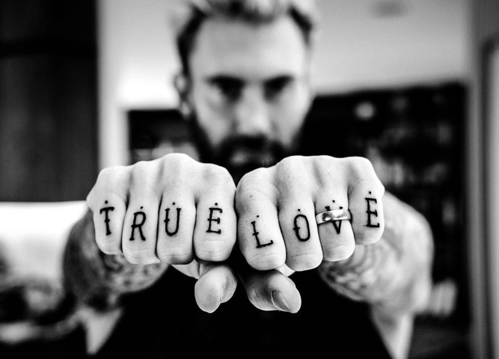 adam levine ngoai tinh anh 1