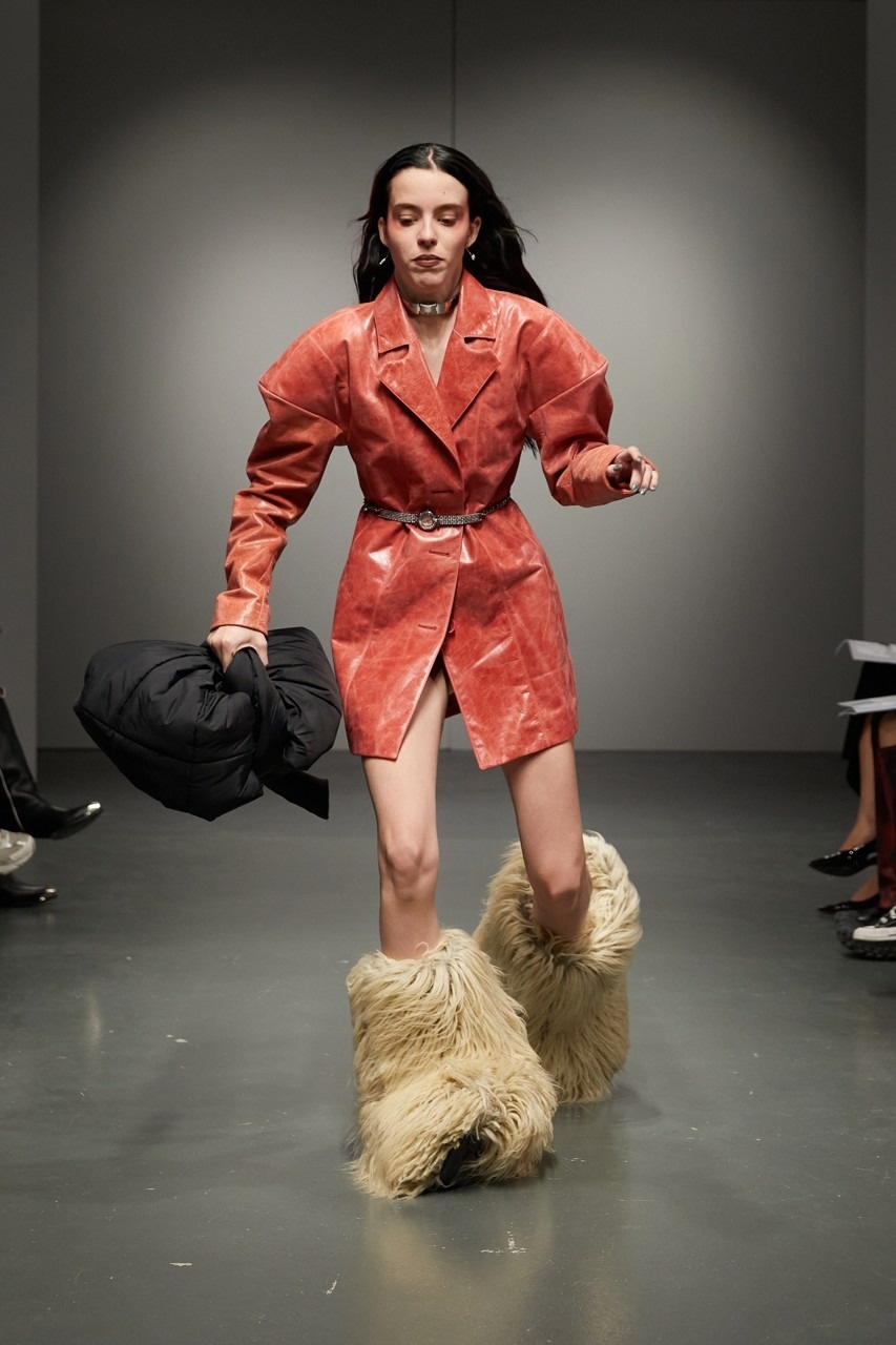 người mẫu té ngã ảnh 16 nguoi mau te nga anh 16