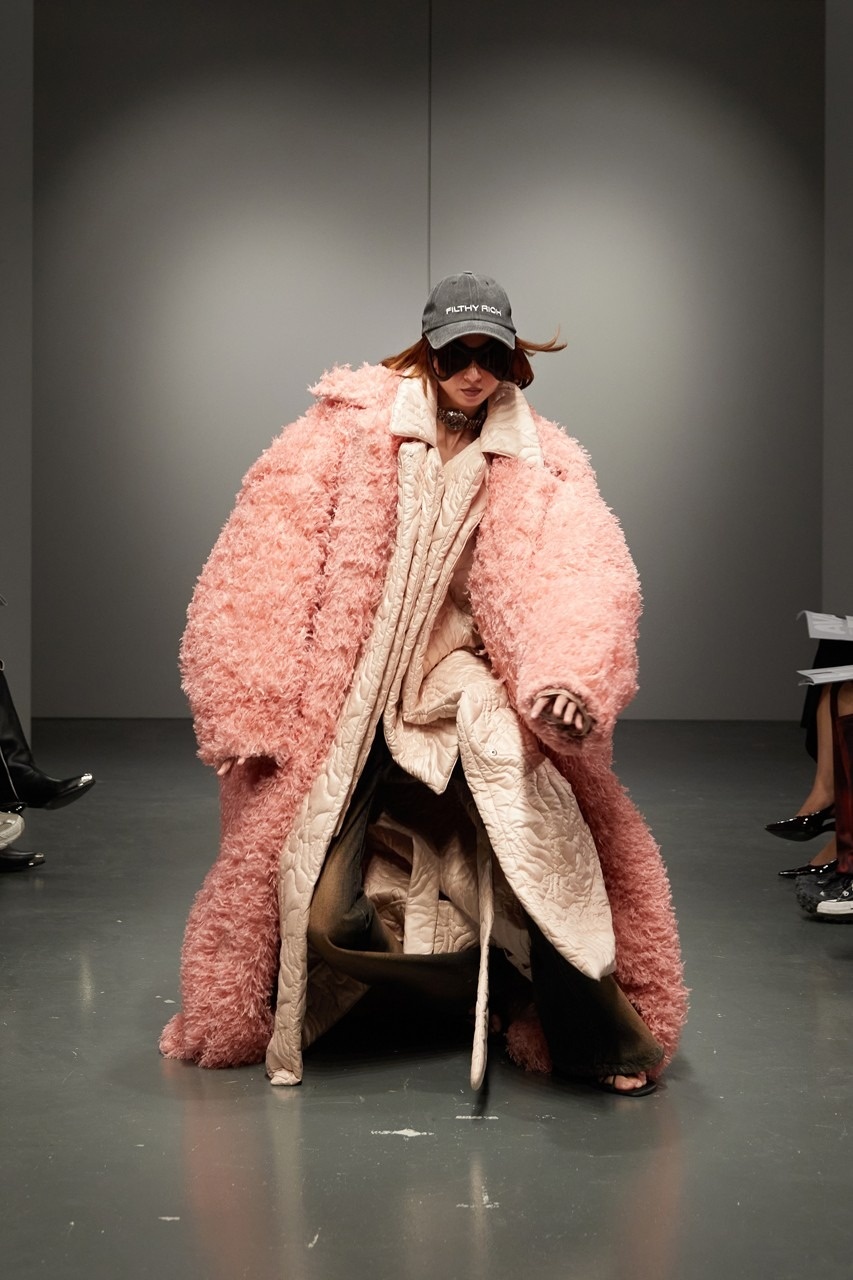 người mẫu té ngã ảnh 9 nguoi mau te nga anh 9