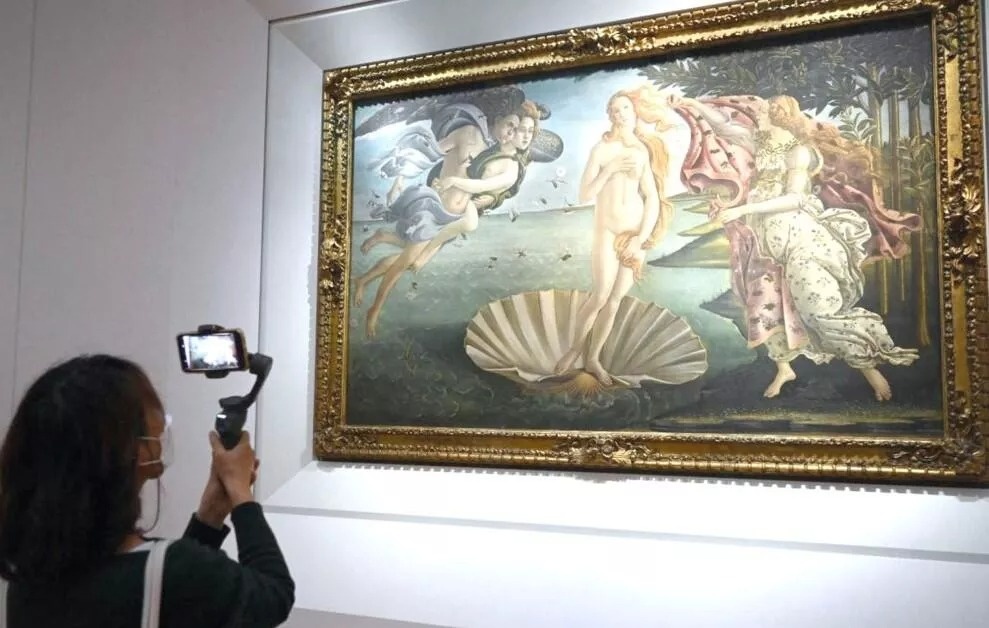 Jean Paul Gaultier bi kien anh 3