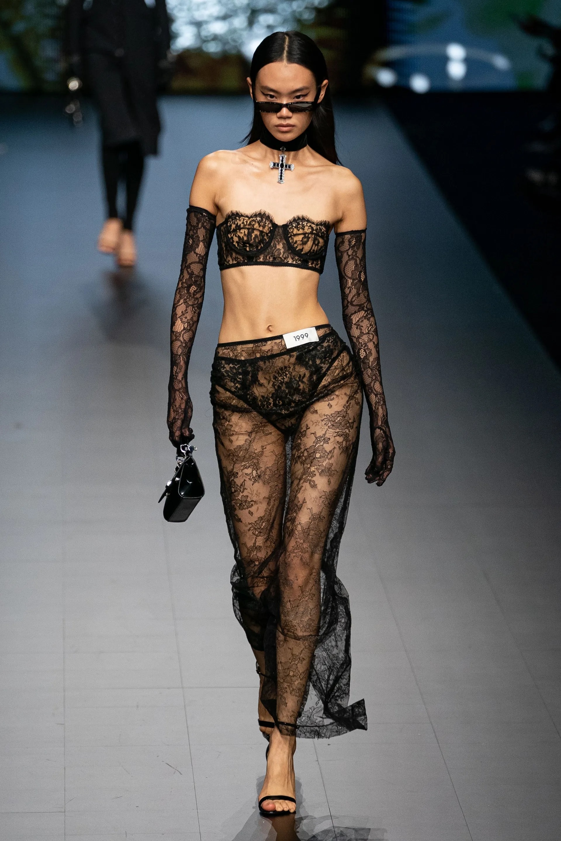 cơ thể gầy gò ảnh 2 co the gay go anh 2