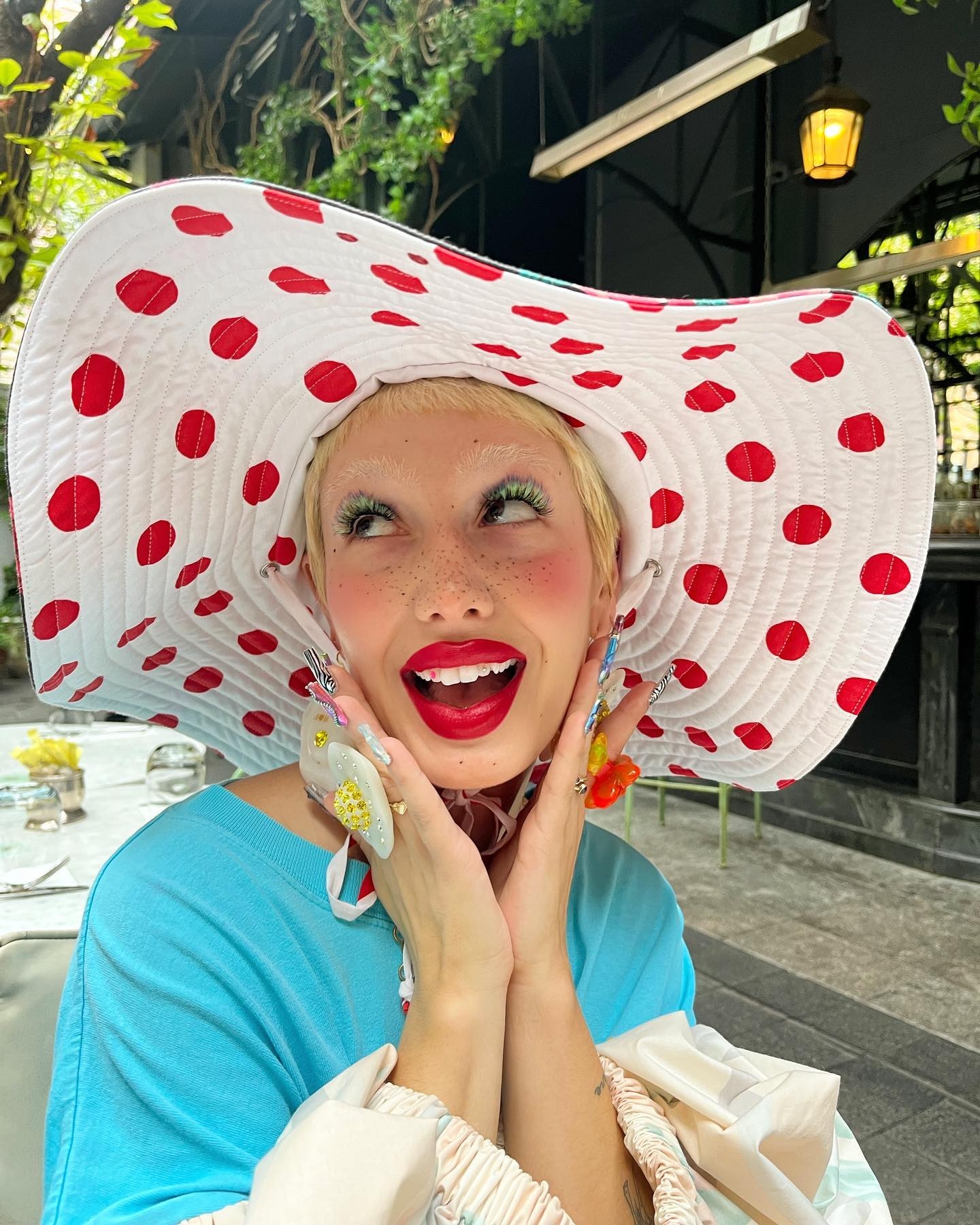 mac nhieu mau anh 21