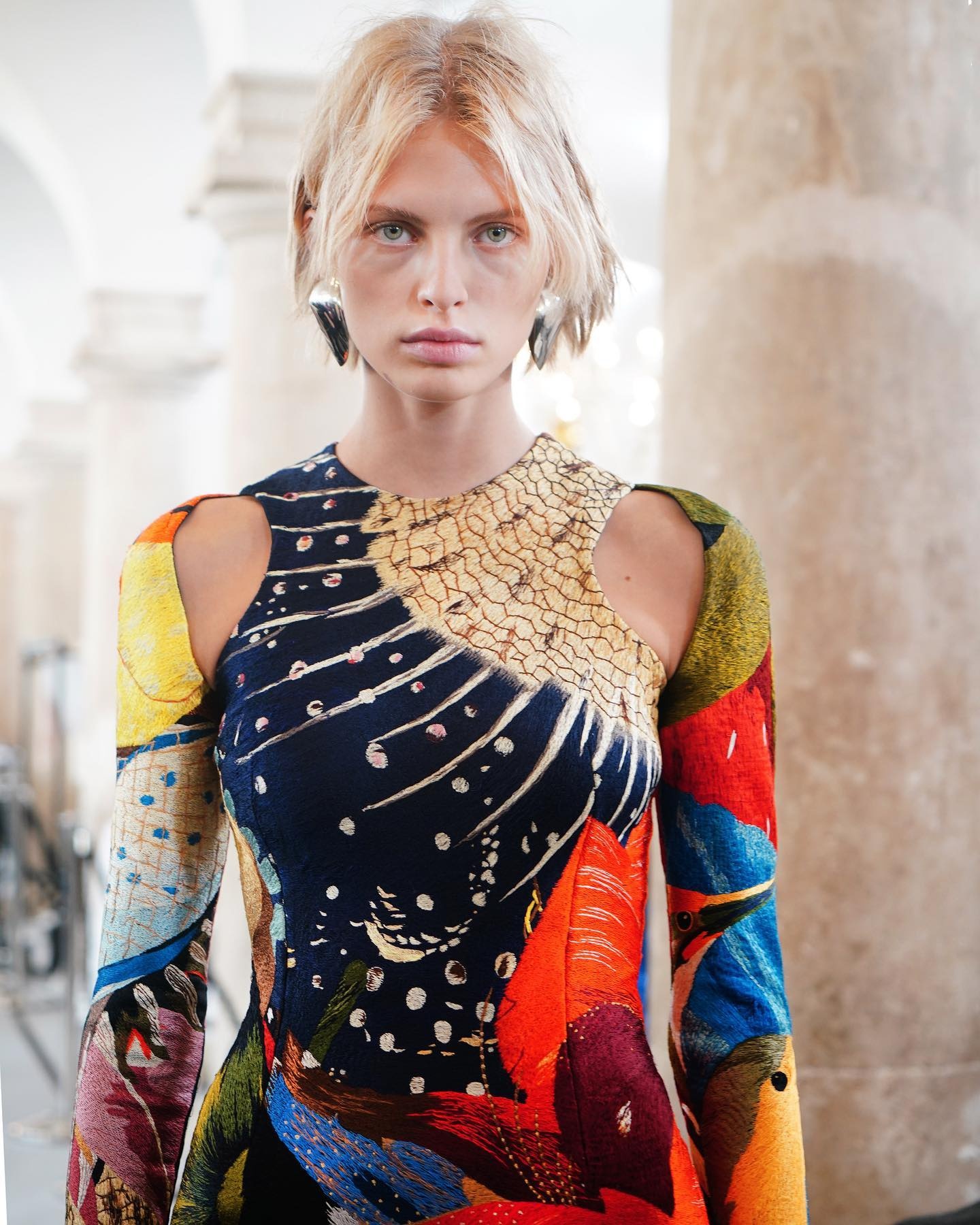 vu kien thoi trang anh 7