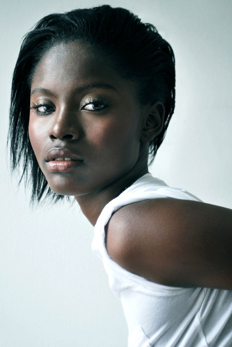 vu kien thoi trang anh 5