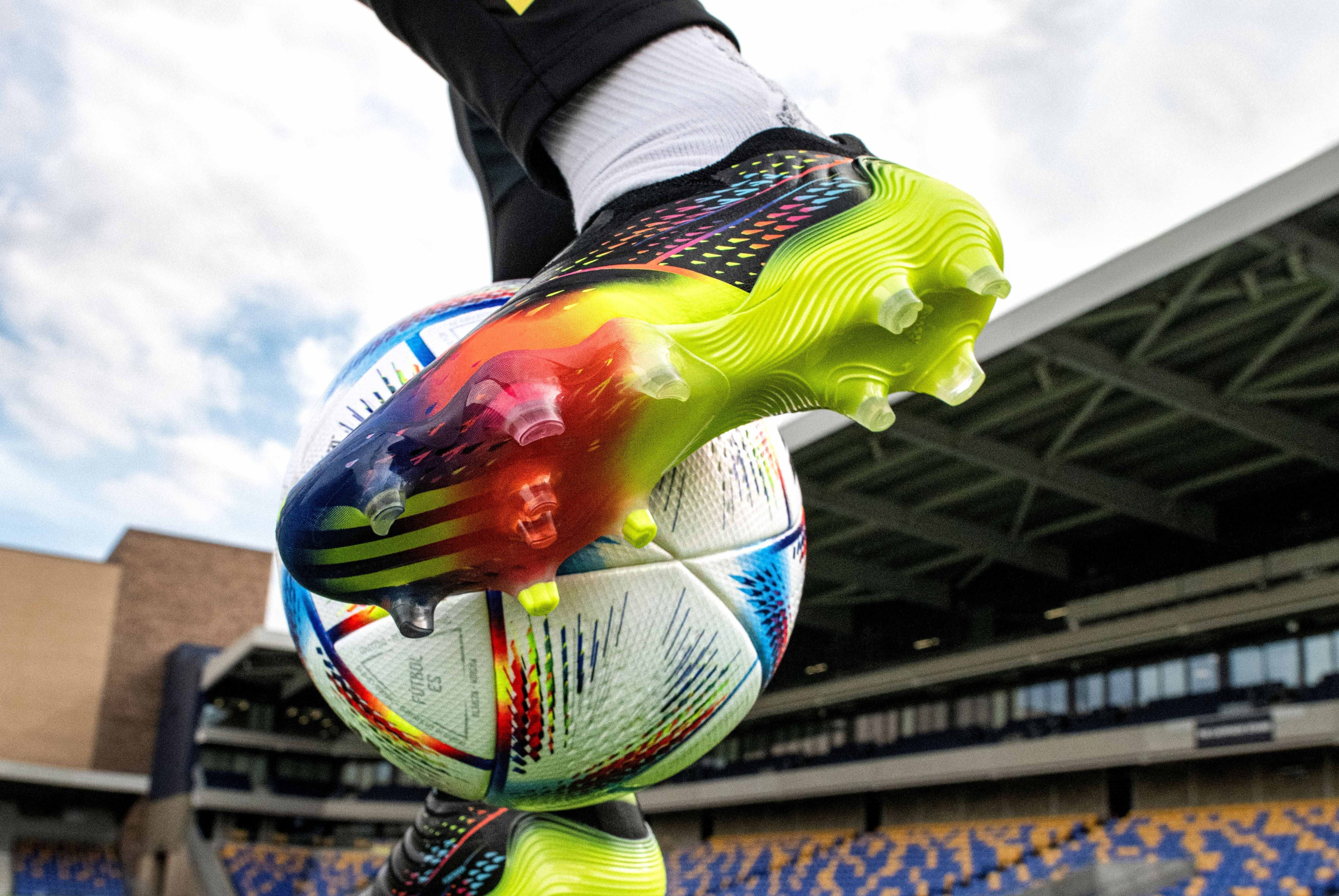 Giay danh rieng cho World Cup 2022 hinh anh