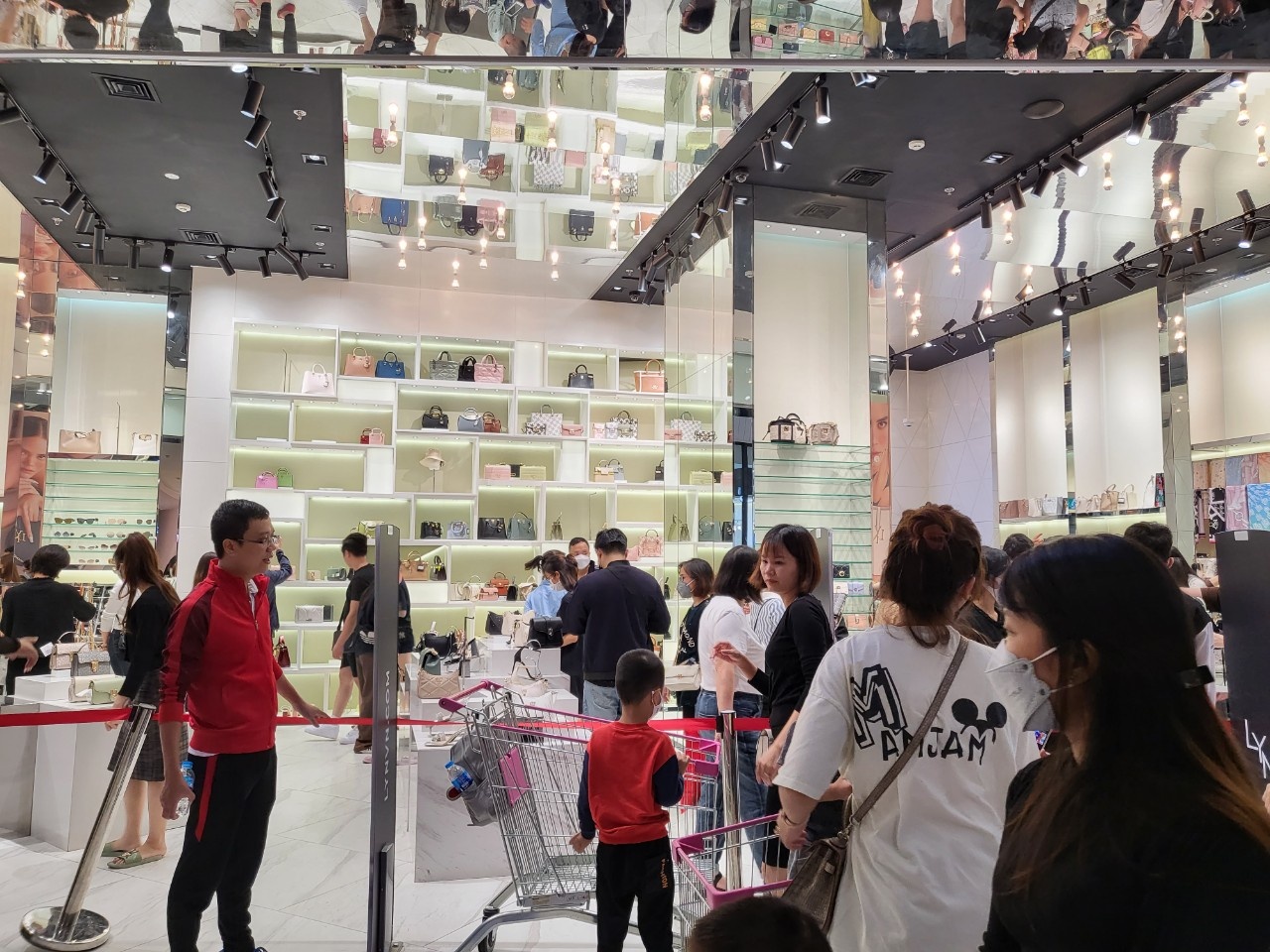 mua sắm black friday ảnh 4 mua sam black friday anh 4