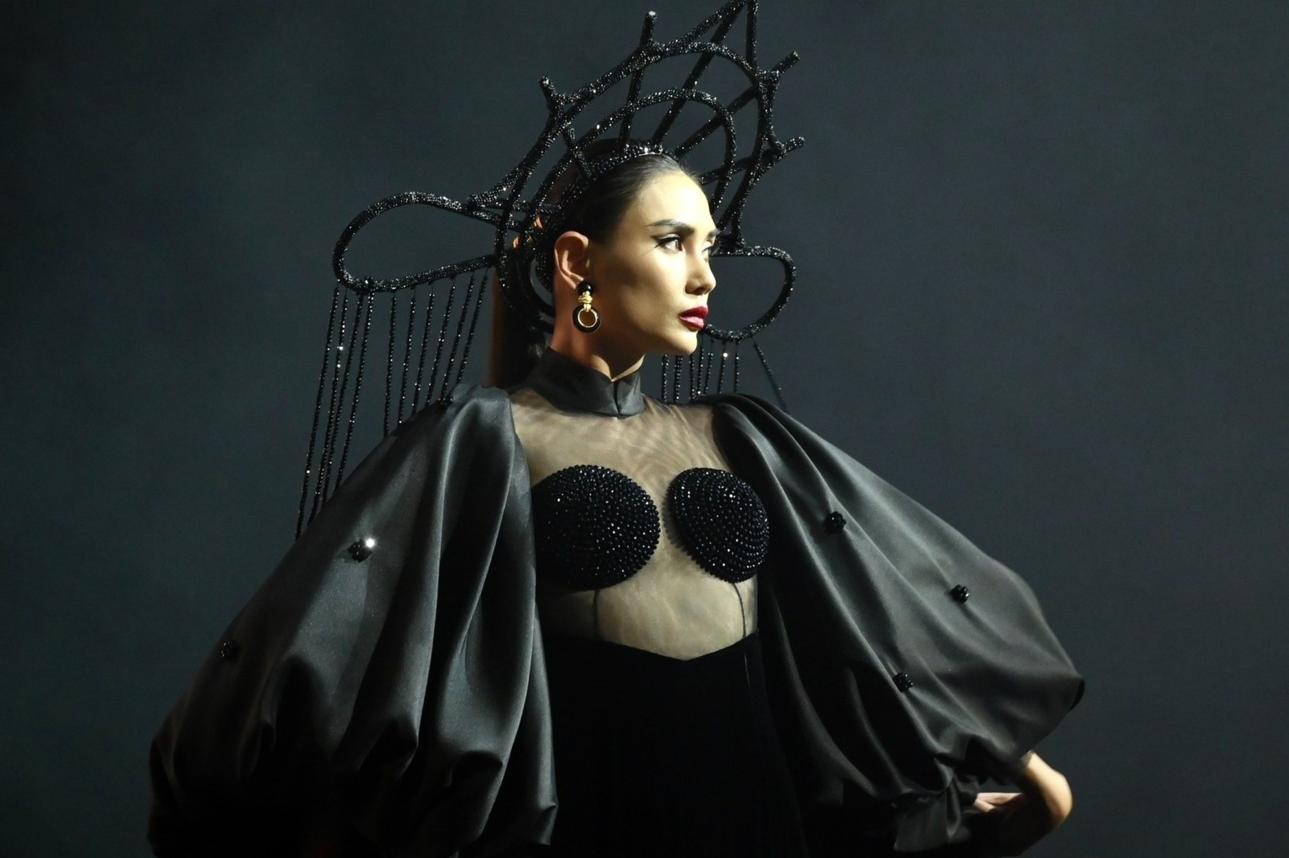 Thay gi o Tuan le Thoi trang Viet Nam 2022? hinh anh