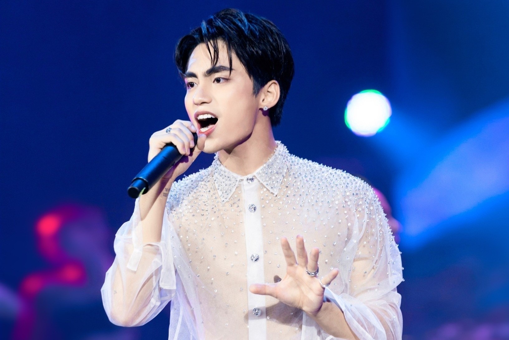 Do xuyen thau khong danh rieng cho nguoi noi tieng hinh anh