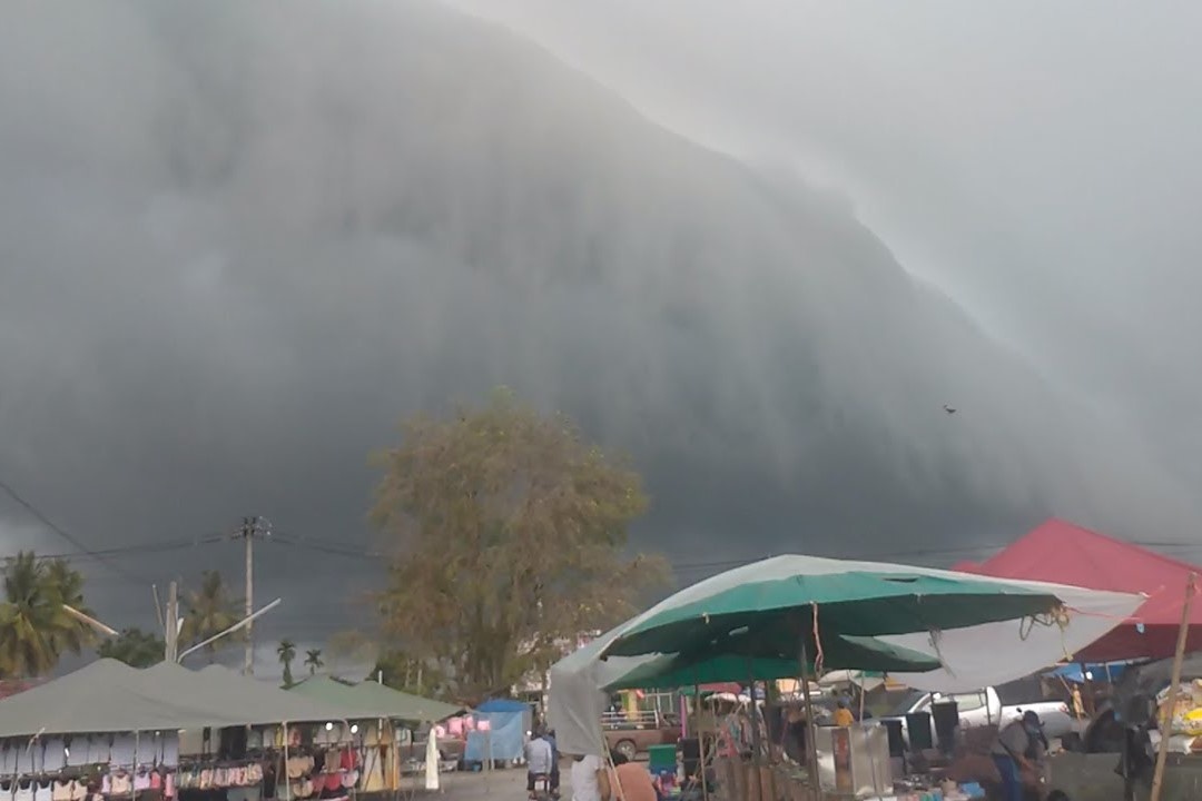 Dam may cung khong lo bao phu khu cho o Thai Lan hinh anh