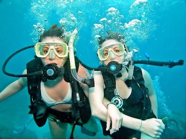 Kham pha be lan trong nha lon nhat chau Au hinh anh