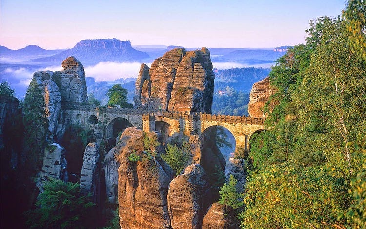 Cay cau noi lien cac nui da, thuong xuat hien trong phim Hollywood hinh anh