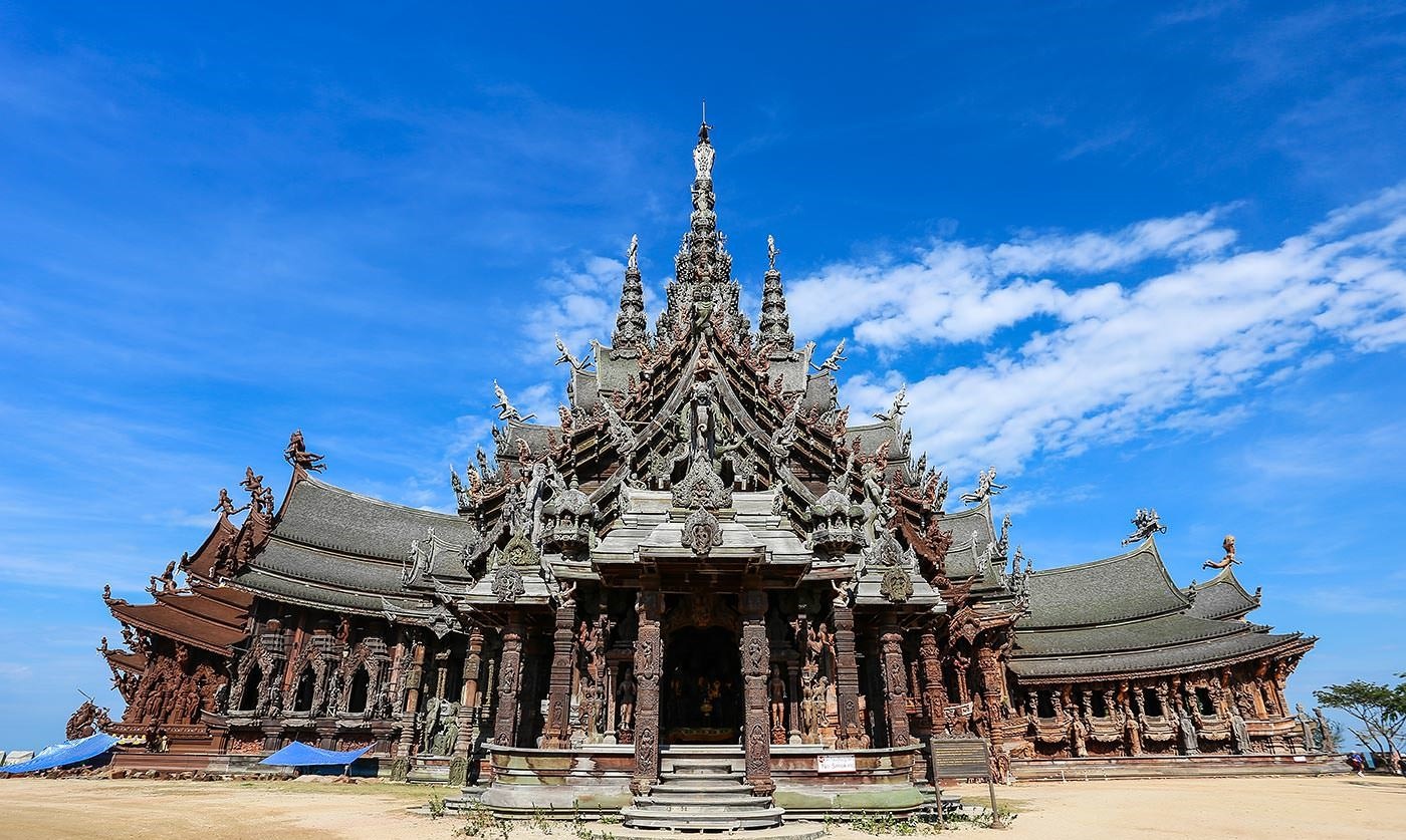 Ngoi den duoc xay dung hoan toan bang go tai Thai Lan hinh anh