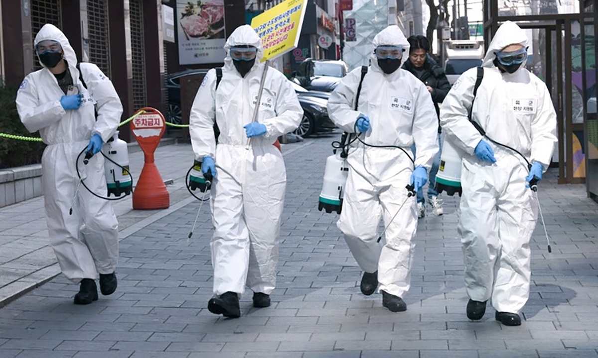 Han Quoc doi mat lan song thu 2 cua Covid-19, so ca moi tang tung ngay hinh anh