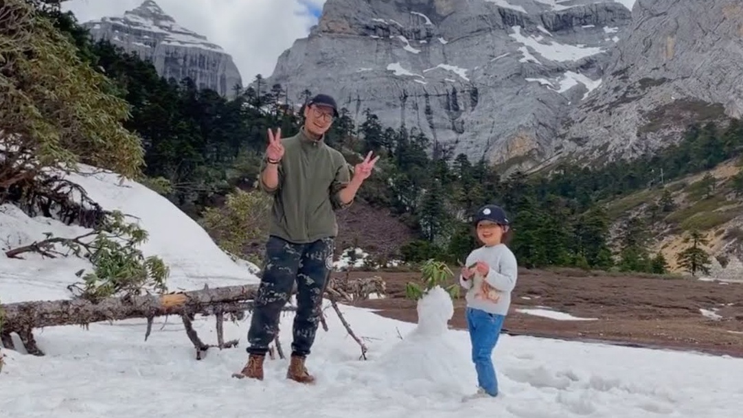 Bo dua con gai 4 tuoi di du lich bang xe dap trong 71 ngay hinh anh