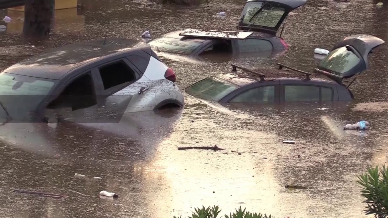 Mua giong bat ngo khien 2 nguoi thiet mang tai Italy hinh anh