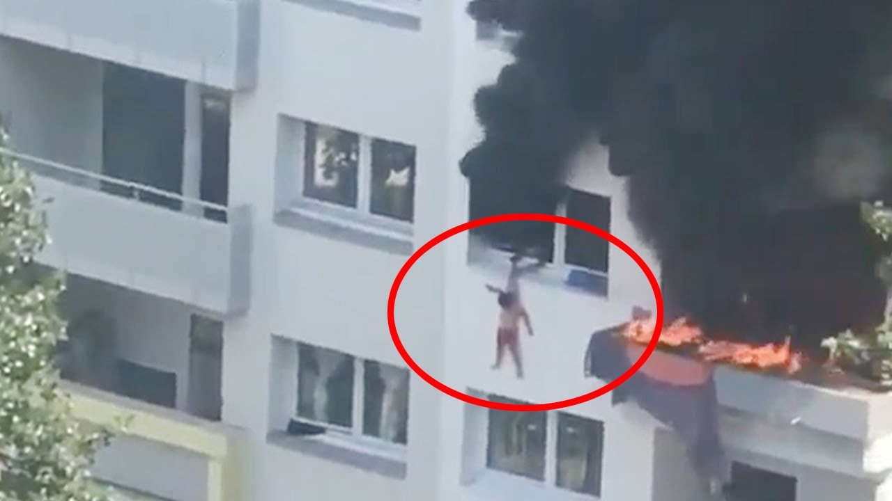 Hai dua tre thoat chet khi nhay tu tang 3 can nha dang chay hinh anh