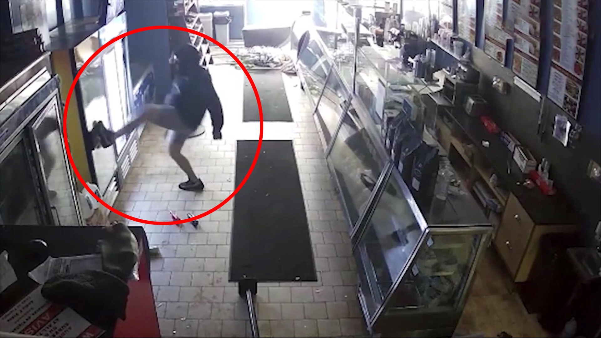 Dap pha cua hang o My vi khong mua duoc do an hinh anh