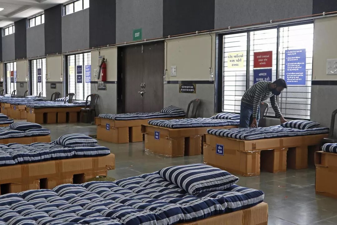 Duoc chua khoi Covid-19, bien luon van phong thanh noi kham mien phi hinh anh