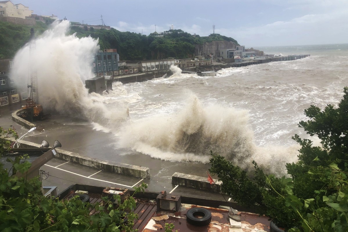 Con bao thu 6 trong nam tiep tuc tan pha Trung Quoc hinh anh