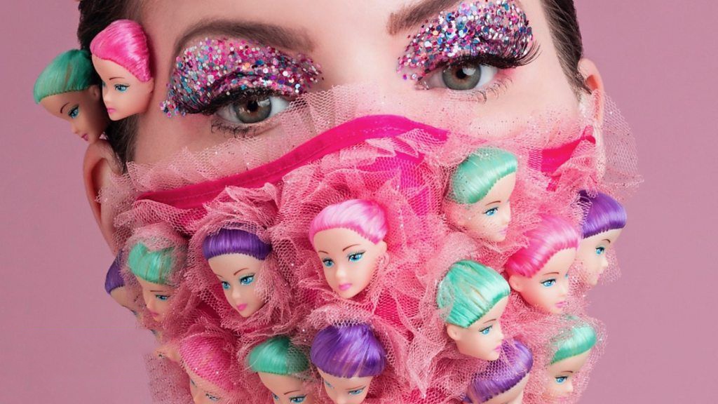 Nha thiet ke Phap tao ra khau trang gan lego, bup be hinh anh