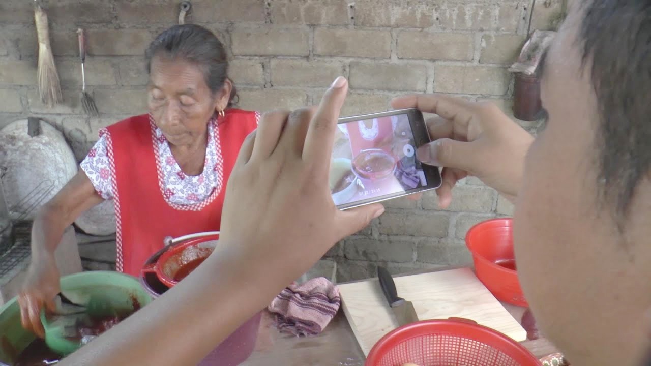 Cu ba 73 tuoi o Mexico noi tieng nho tai nau an hinh anh