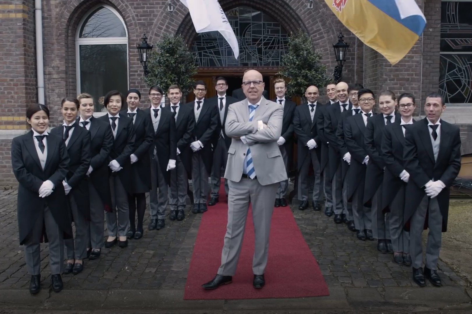 Ngoi truong dao tao quan gia tot nhat the gioi hinh anh