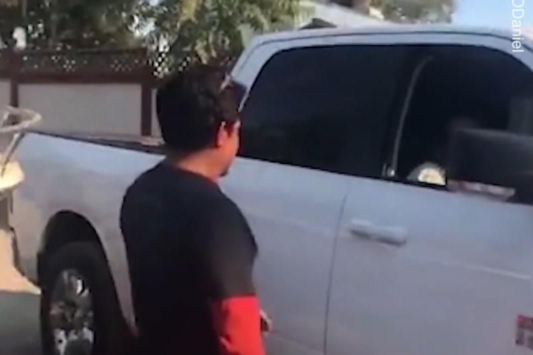 Cha duoc con trai tang oto trong sinh nhat hinh anh