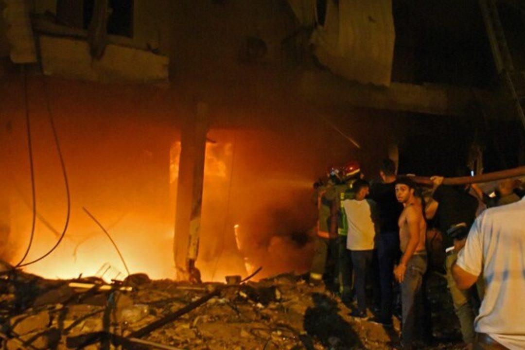 No thung chua nhien lieu o Beirut, 4 nguoi thiet mang hinh anh