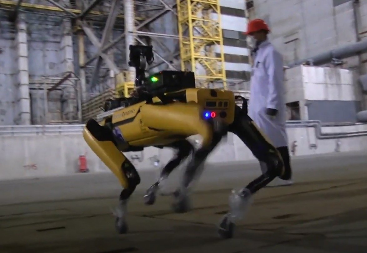 Cho robot theo doi nhiem xa o Chernobyl hinh anh