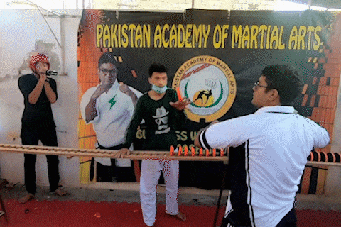 Ky luc dam vo nhieu dia nhat trong mot phut hinh anh