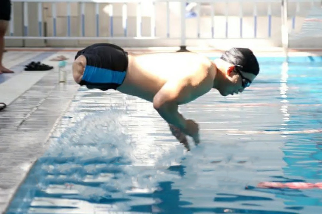 Huan luyen vien the hinh khong chan o Trung Quoc hinh anh