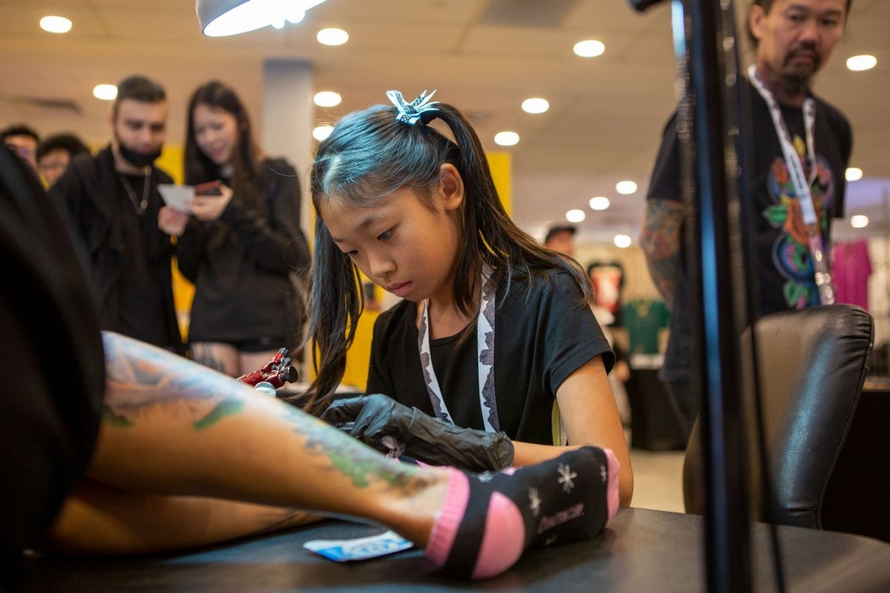 Tho xam 13 tuoi o Singapore hinh anh