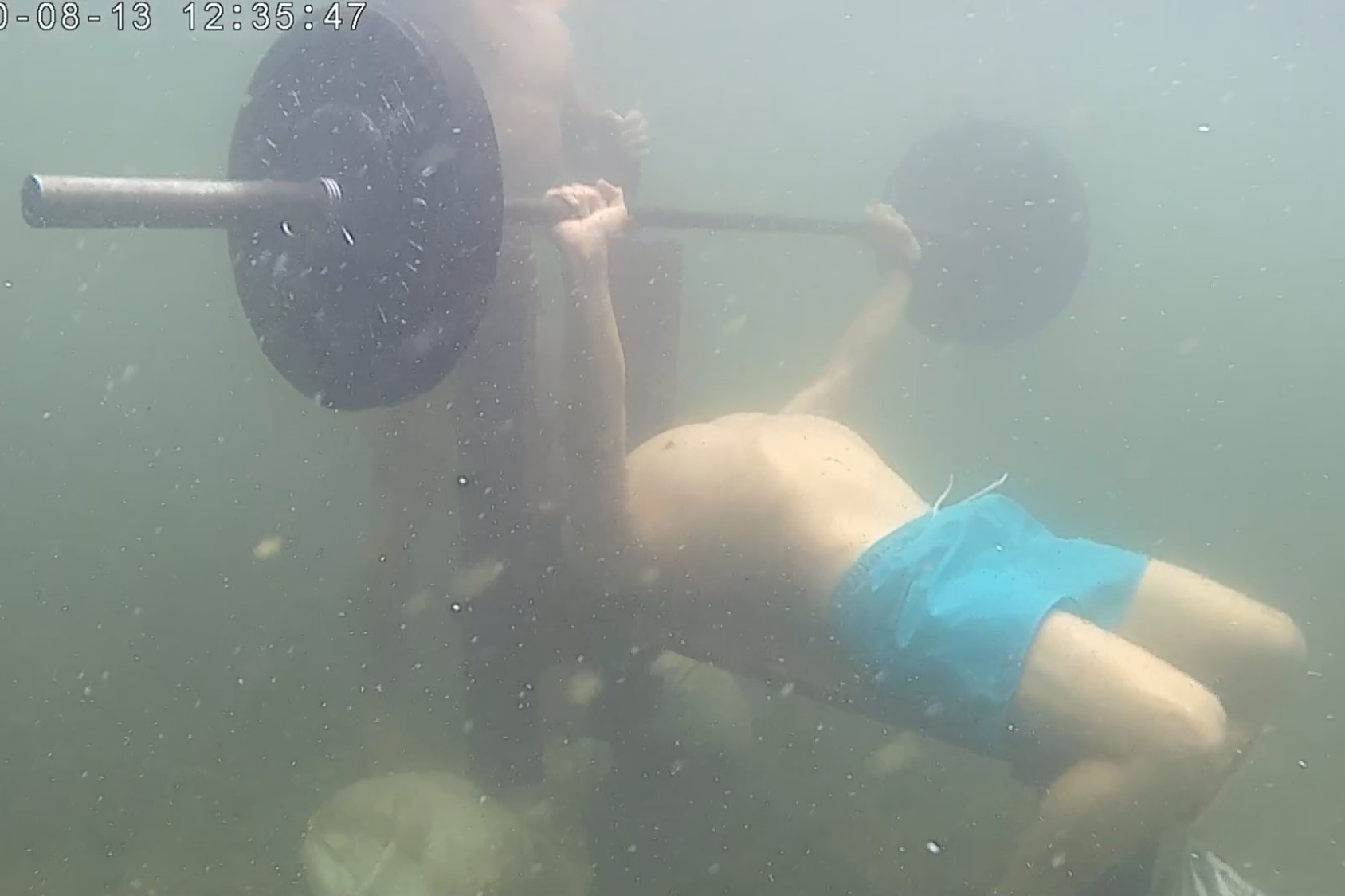 Ky luc Guinness nang ta 77 lan duoi nuoc hinh anh